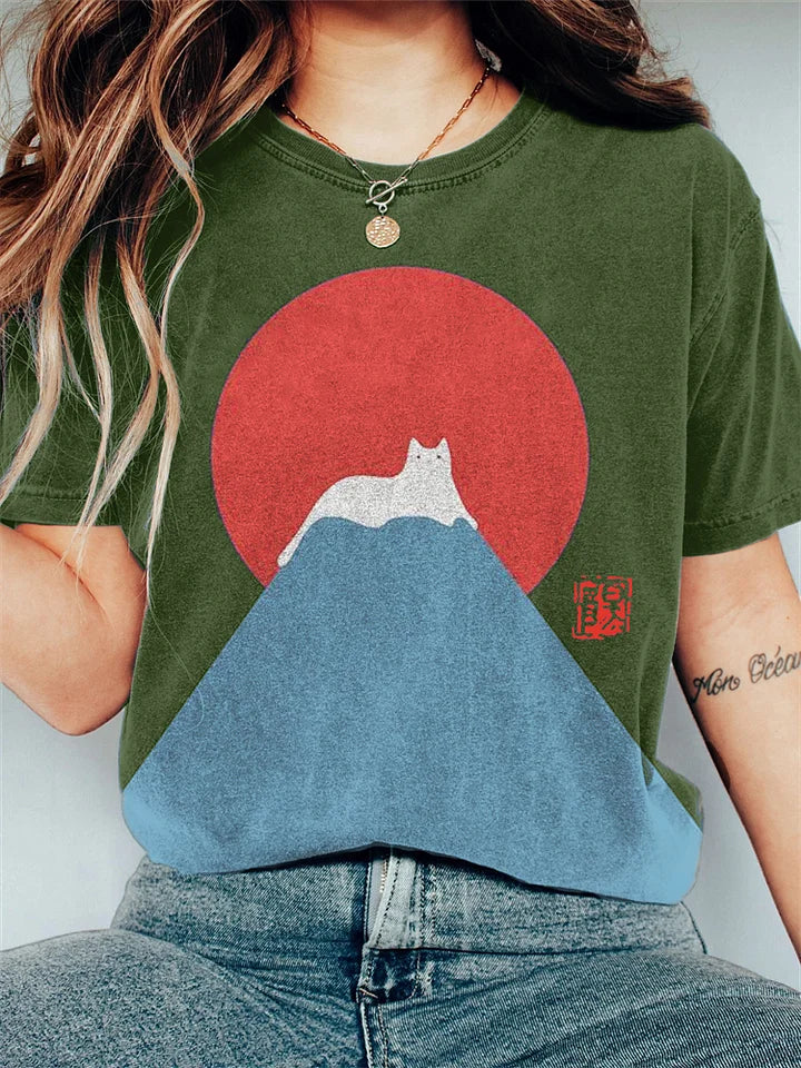 Elena - Camiseta vintage con gato blanco y nieve en el monte Fuji