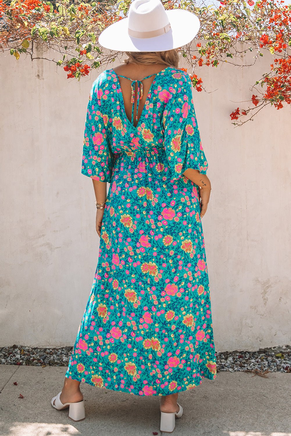 Claudia | Vestido bohemio con escote en V y estampado floral